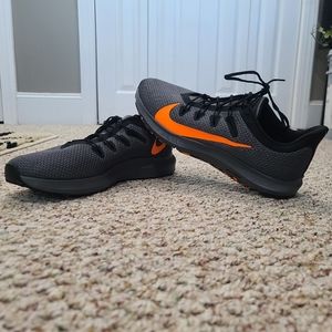Men's Nike running shoes